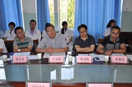 省衛(wèi)計(jì)委臨床外周血管介入二類(lèi)治療技術(shù)準(zhǔn)入審核專(zhuān)家組蒞臨集團(tuán)公司總醫(yī)院檢查指導(dǎo)工作