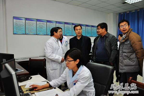 窯街煤電集團公司一行來總醫院參觀學習