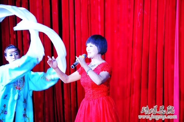 舞動青春   成就夢想——總醫院舉辦第十四屆“金秋助學”文藝晚會