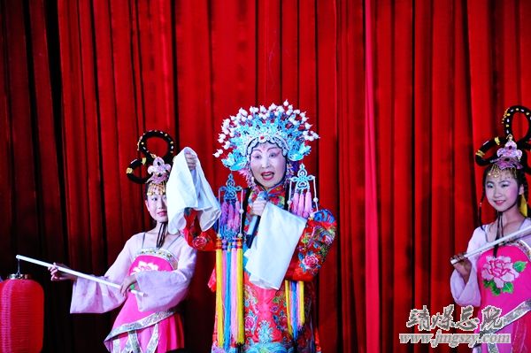 舞動青春   成就夢想——總醫院舉辦第十四屆“金秋助學”文藝晚會