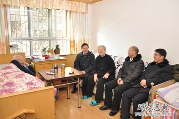 總醫院黨政工開展節前走訪慰問活動
