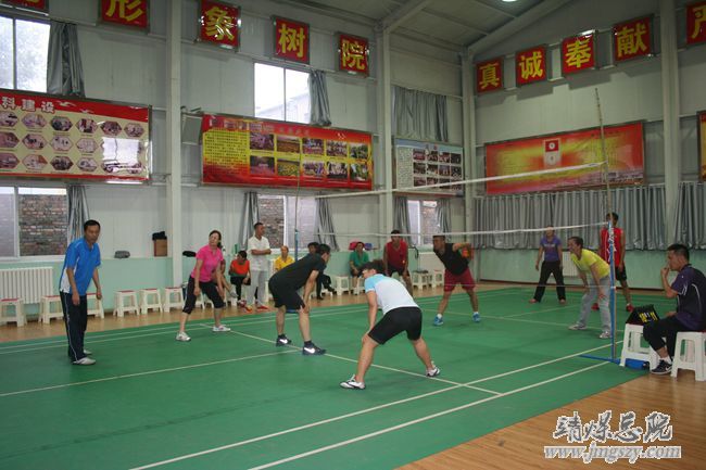 快樂工作  健康生活——總醫(yī)院工會(huì)舉辦“氣排球邀請(qǐng)賽”