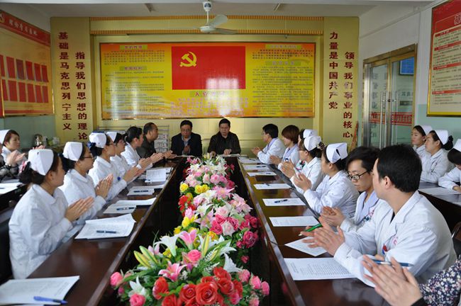 靖煤集團(tuán)公司總醫(yī)院團(tuán)委組織團(tuán)員青年對(duì)社會(huì)主義核心價(jià)值觀、企業(yè)文化進(jìn)行學(xué)習(xí)