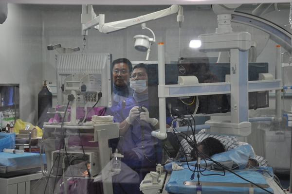 消化內科在DSA下成功開展ERCP及膽總管微創取石手術